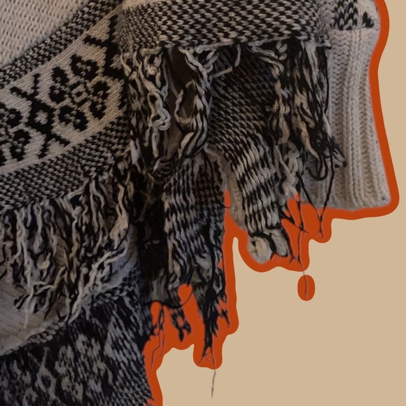 BOHO PONCHO! - Picture 2 of 2